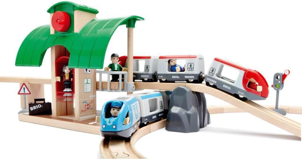 BRIO World - 33512 Travel Switching Set | Premium Wooden Train Toy Set with 42 Pieces  Accessories | Perfect for Children Ages 3 and Up | Compatible with all BRIO Railway Toys